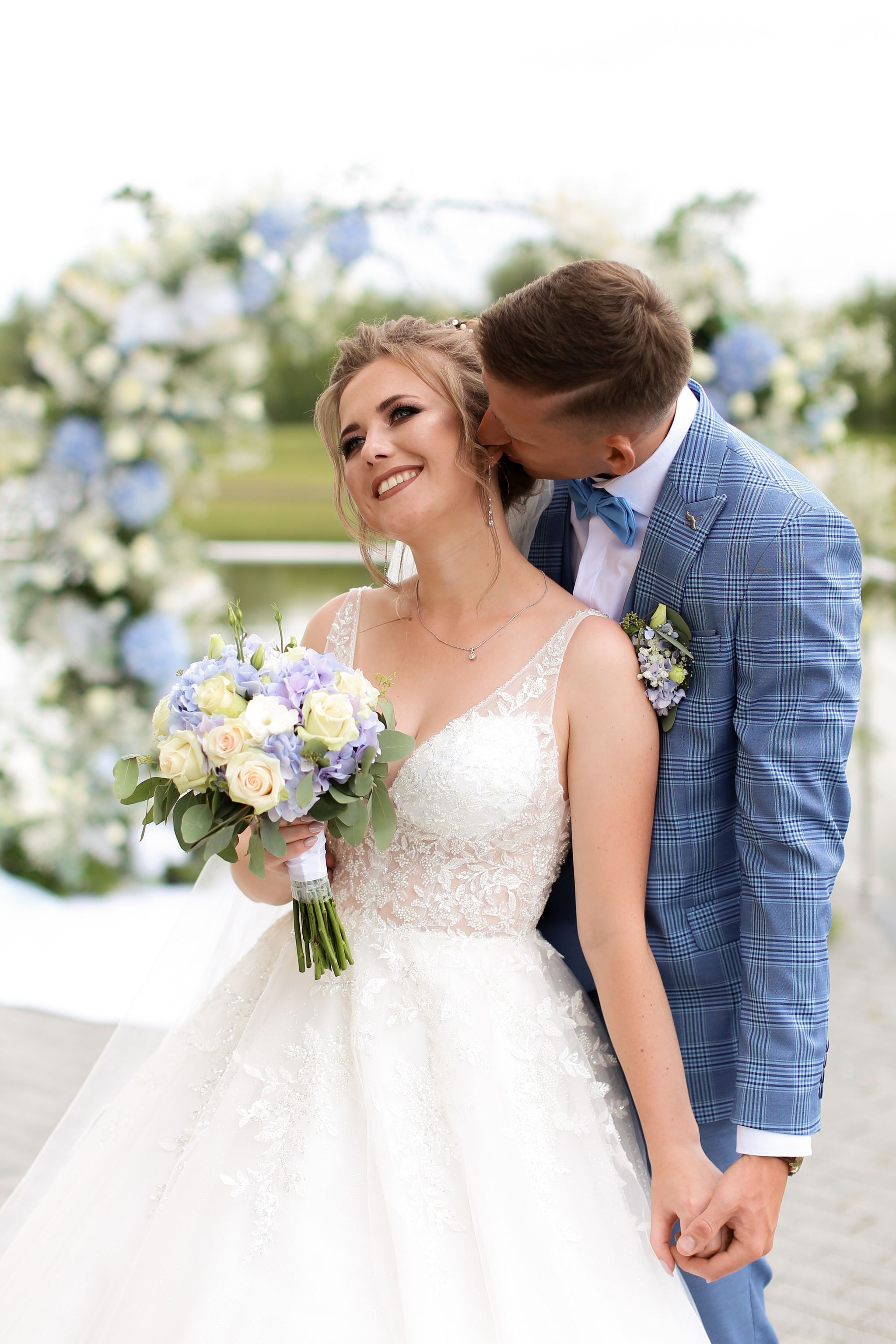 Bride and groom wedding portrait in Ukraine