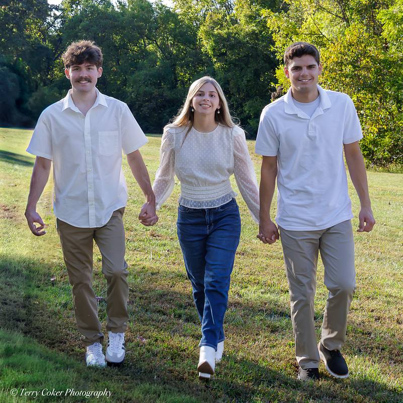 Why Hiring a Professional Photographer for Family Portraits Is Worth Every Penny