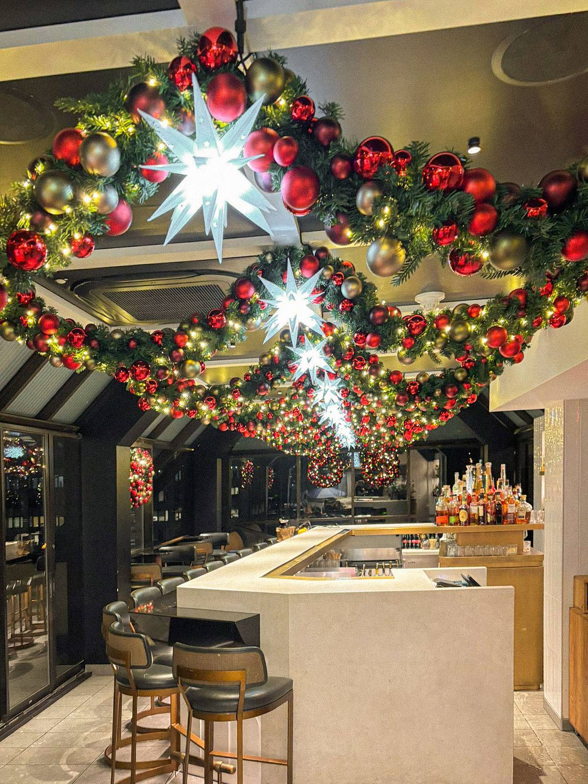 restaurant christmas decoration luxury hotel garlands stars