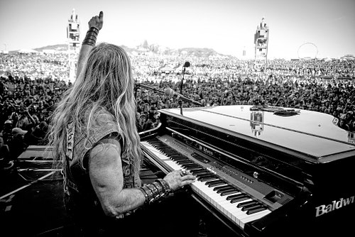 Zakk Wylde and the Black Label Society Crowd