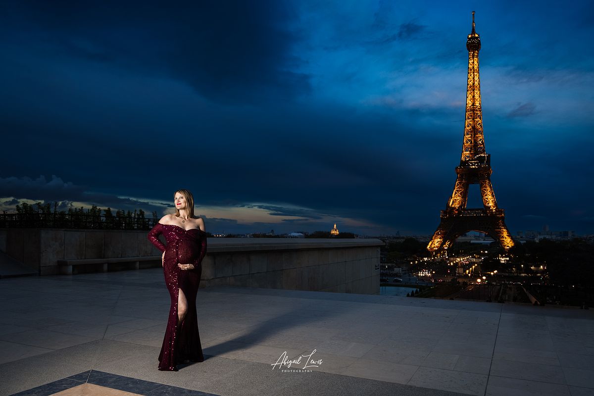 Maternity Photoshoot Eiffel Tower, Paris