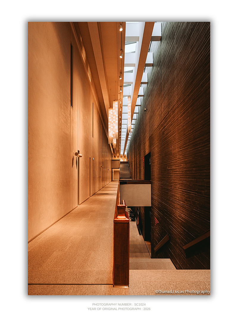 COLLECTION - URBAN GEOMETRY VERTICAL - "Between Two Walls" - LIMITED EDITION 10 of 10