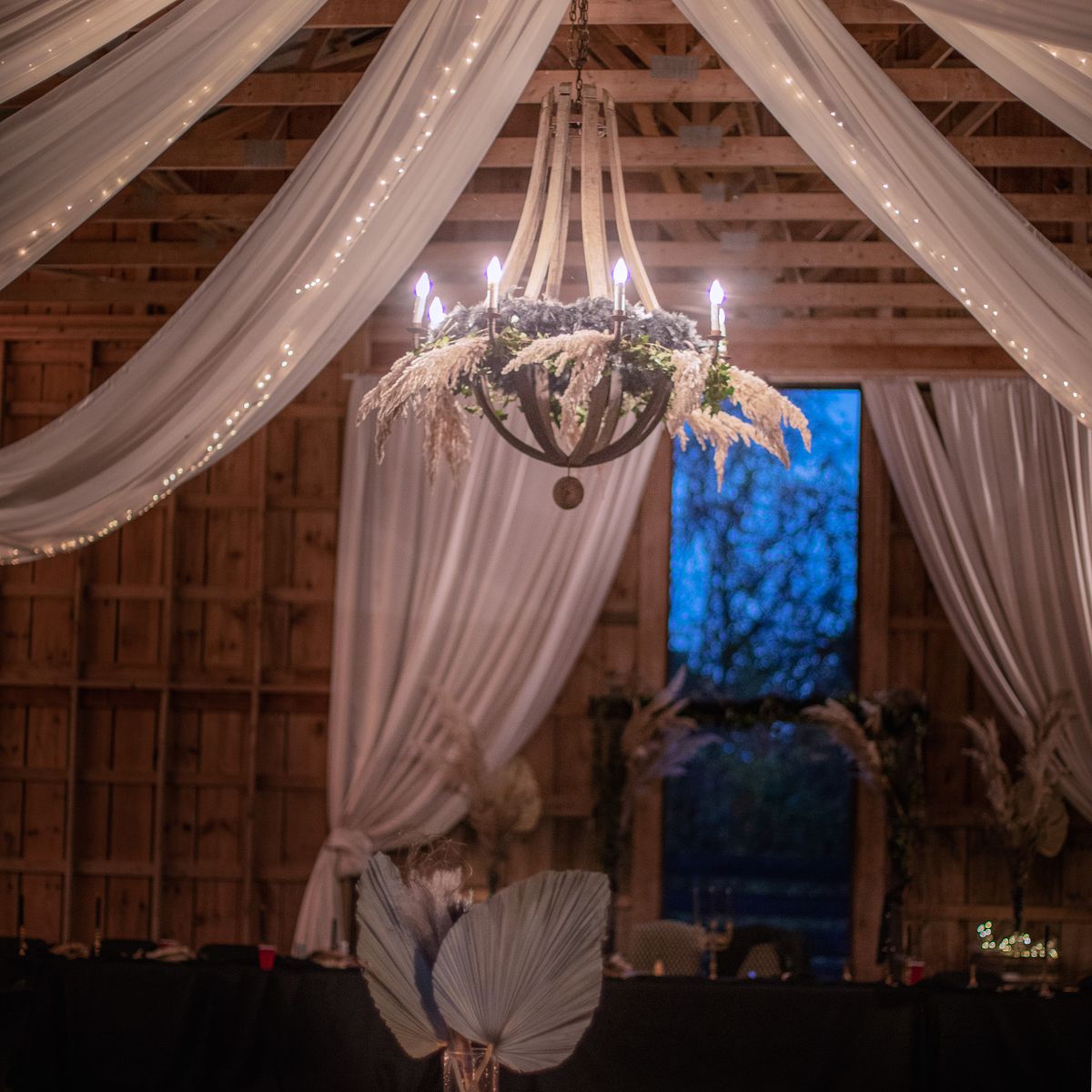 chandelier at cohee barn wedding venue in williamsburg, md