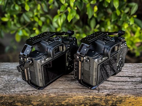 2 Cameras - &nbsp;Sony A7R IV