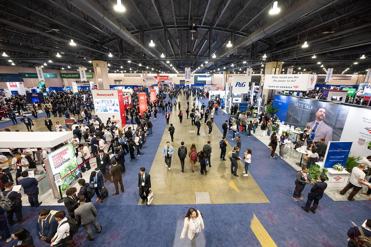 Inside a National Conference: Corporate Event Photography at Scale