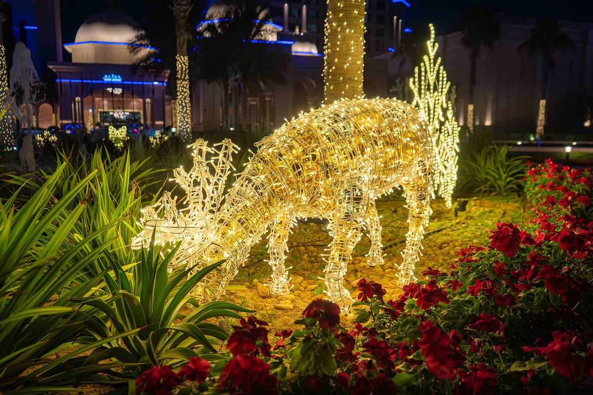 led illuminated reindeer luxury hotel christmas decoration