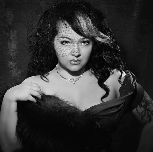 Kiki Quinn is a Tattoo Artist, Burlesque Dancer, and Painter from Edmonton, AB.