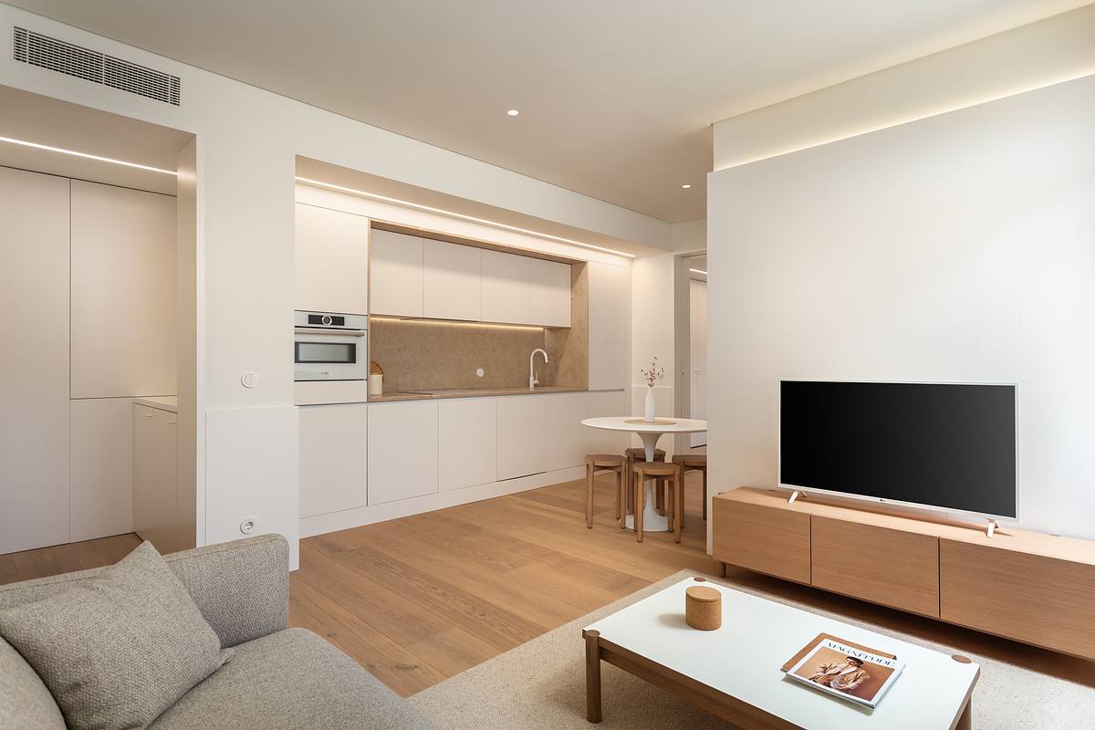 Fotografia de no Apartamento Reabilitado na Av. Roma, Lisboa, projeto do ATELI&Ecirc; 22.