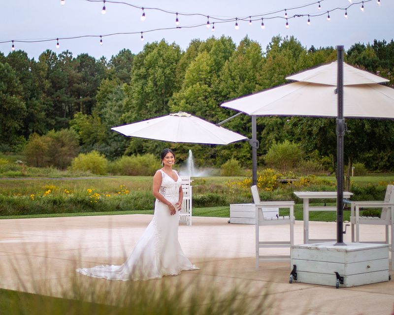 2026 Wedding Photography Trends: Natural Light vs. The New Film Aesthetic