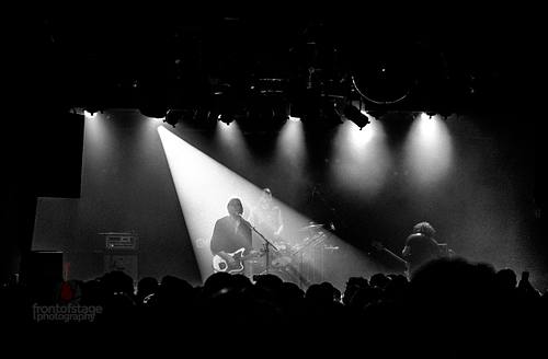 Die deutsche Post-Punk- und Noise-Rock-Band DIE NERVEN im Berliner SO36