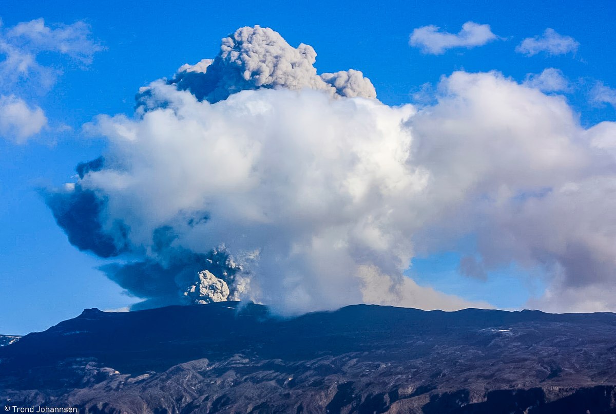 Nature Photographer Trond Johansen from Sarpsborg, Norway, documents Iceland volcano eruption 2010 with ash clouds, lightning and dramatic light