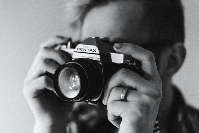 How to Take Aesthetic Photos: 14 Easy Tricks for Beginners