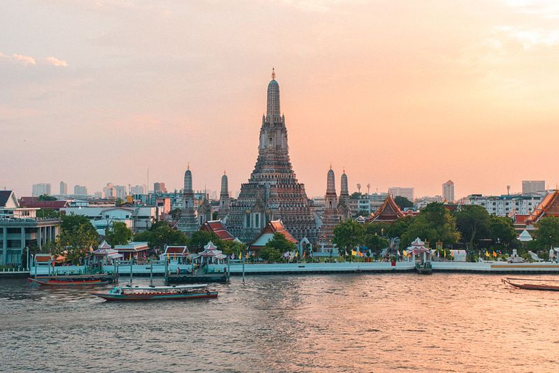 Wat Arun Bangkok: Complete First-Time Visitor’s Guide to the Temple of Dawn