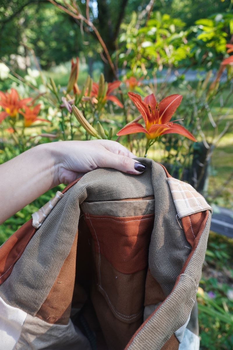 Log Cabin Artist Bag