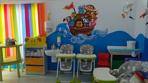 SCHOOLS / NURSERIES