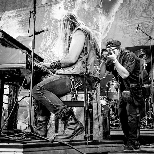 Igor "RockXposure" Vidyashev on Stage with Zakk Wylde