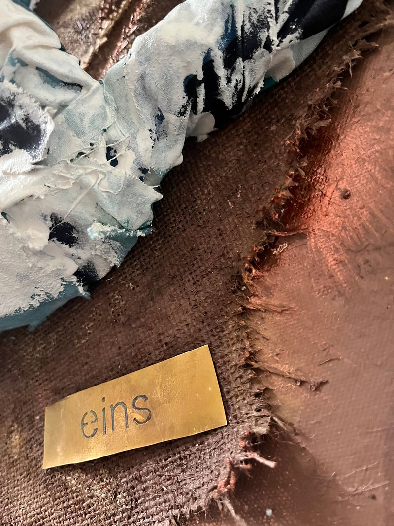 Eins („Brothers“)