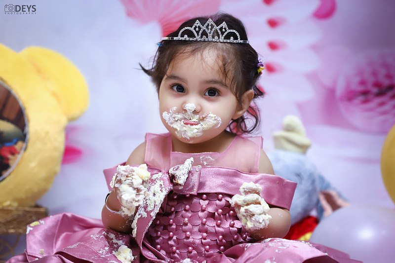 When should you take first birthday pictures?