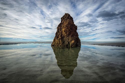 Seascapes, ocean, waves, shores, sand, rocks, surf, clouds, sky, travel, nature, landscape, seaside, beach, Purakaunui, Dunedin, Otago, South Island, New Zealand, reflection,