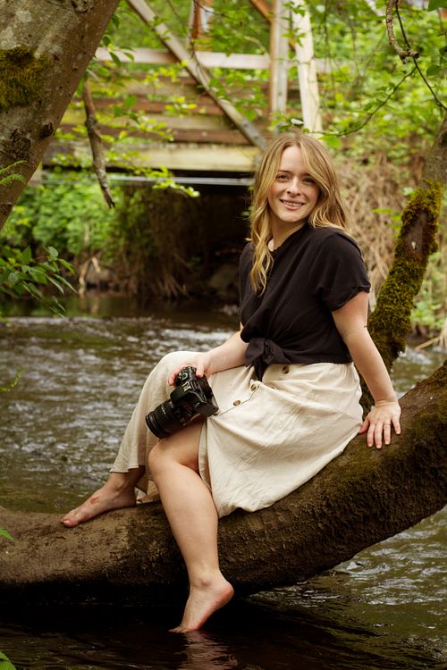Hello, I'm Sarah Long. A portrait photographer based in Bothell, Washington.