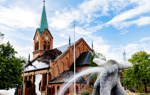 Sarpsborg kirke – historie, arkitektur og lokal kulturarv