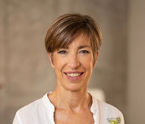 Dr. Carina Bouwensch