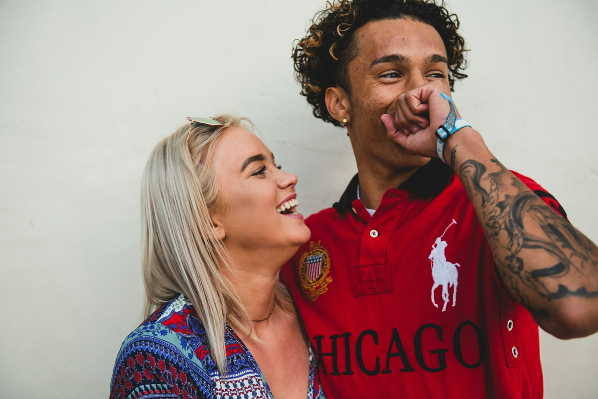 Koppels in rood thema shirt