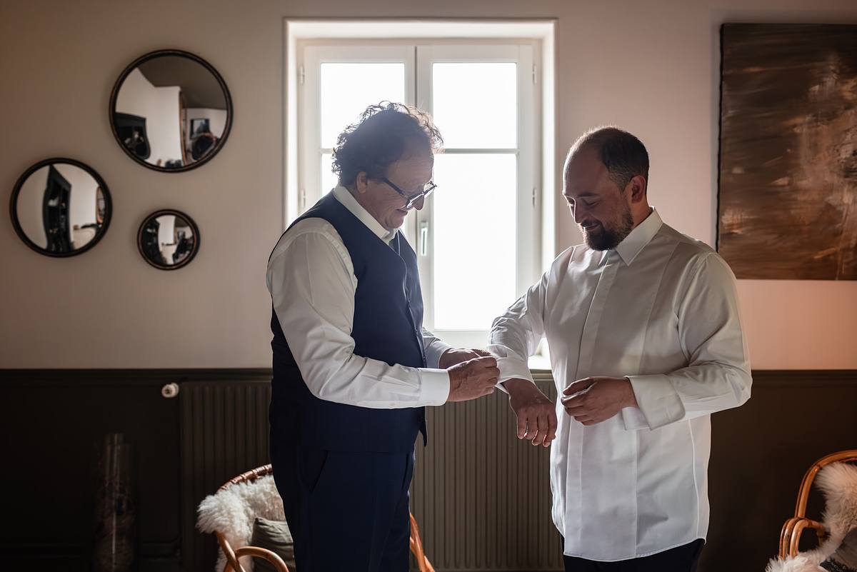 Pr&eacute;paratifs du mari&eacute; accompagn&eacute; de son papa &agrave; Lyon