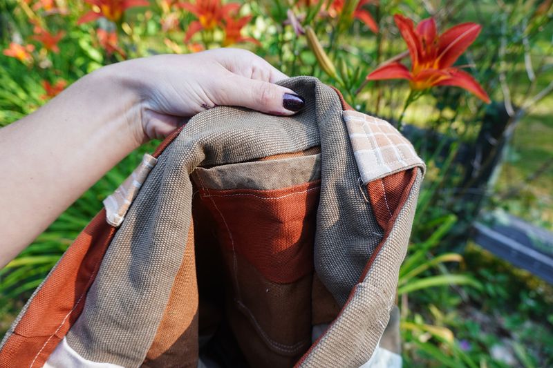 Log Cabin Artist Bag
