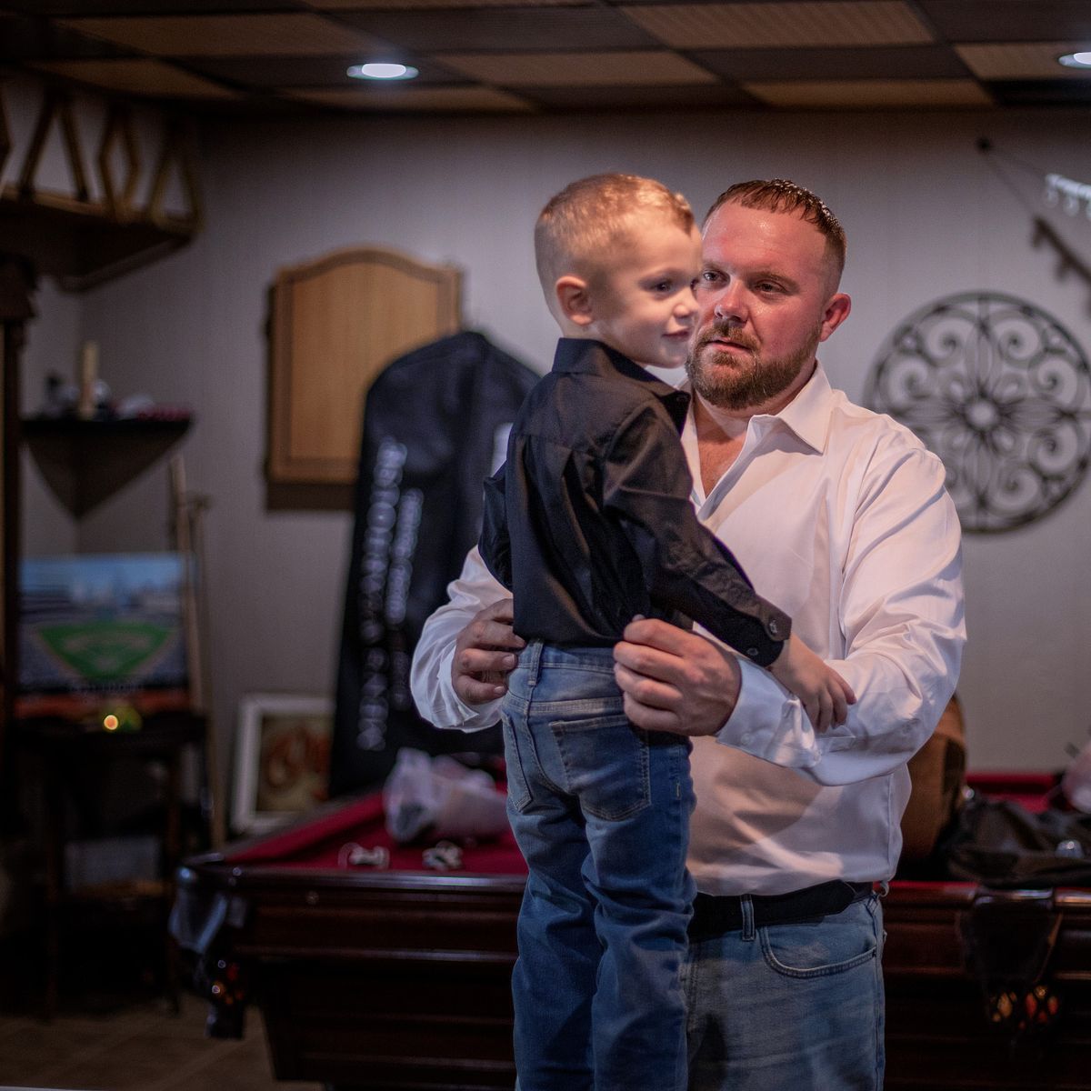 dad-and-son-getting-ready-at-cohee-farm-wedding-venue-williamsburg-md