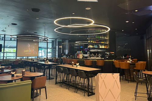 Continental Wine Bar & Bistro @ Starling Mall