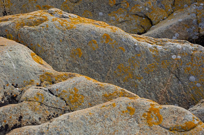 ROCKS/BOULDERS
