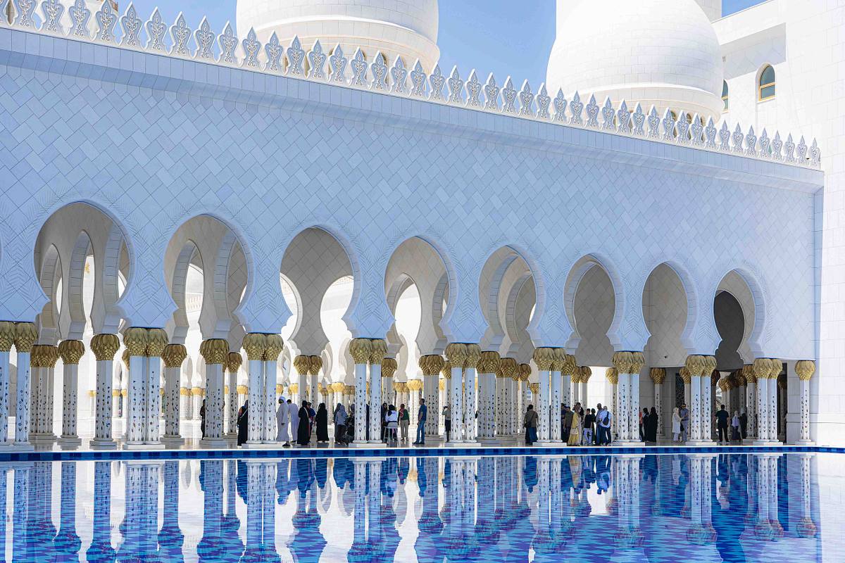sheikh zayed grand mosque reflections abu dhabi photography