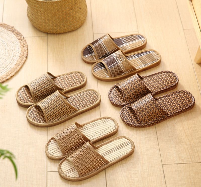 Light Straw Slippers