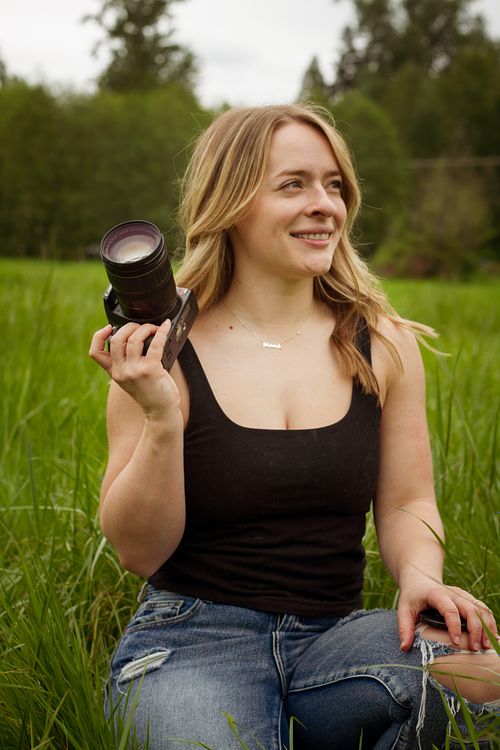 Hello, I'm Sarah Long. A portrait photographer based in Bothell, Washington.