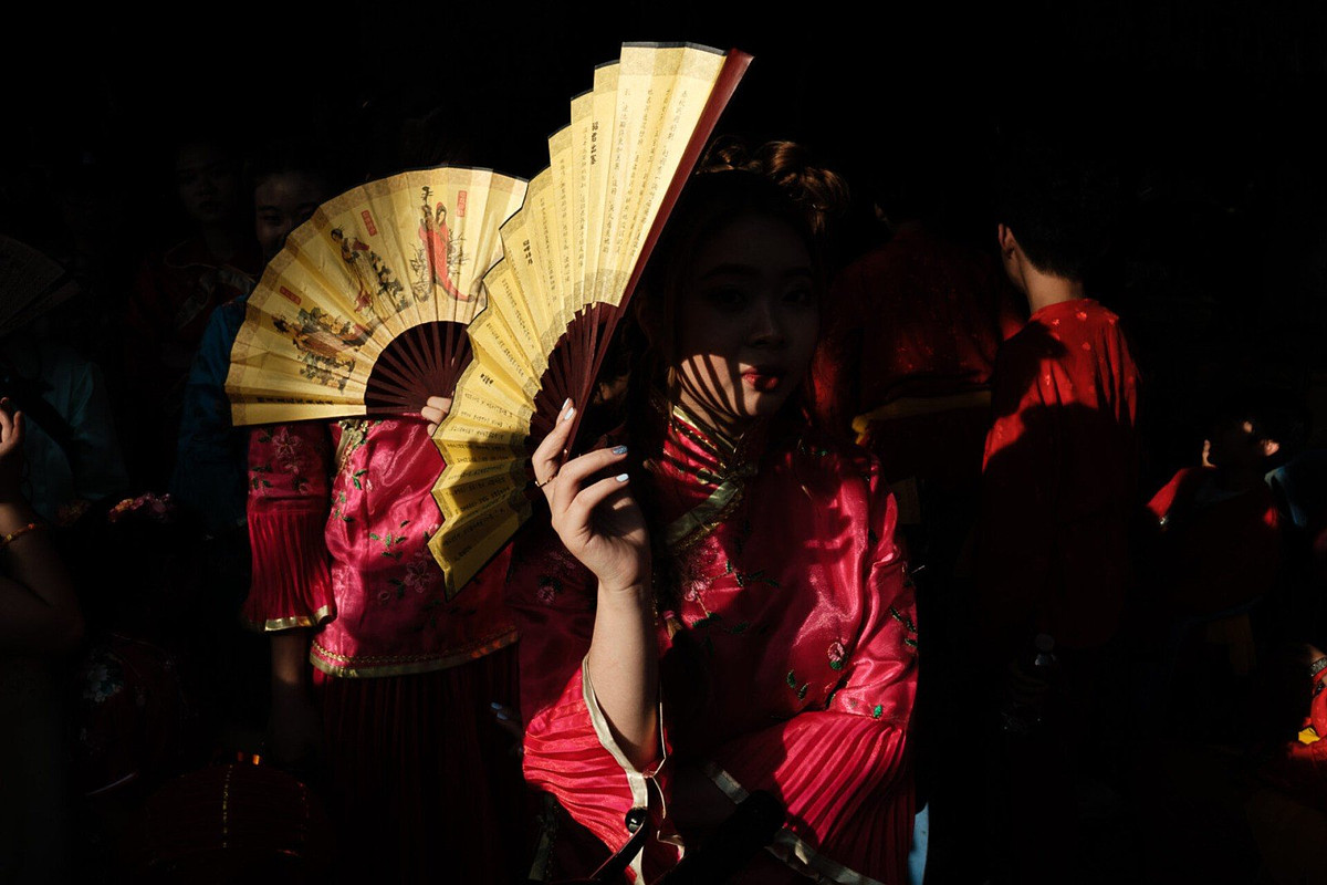 Using chiaroscuro for framing