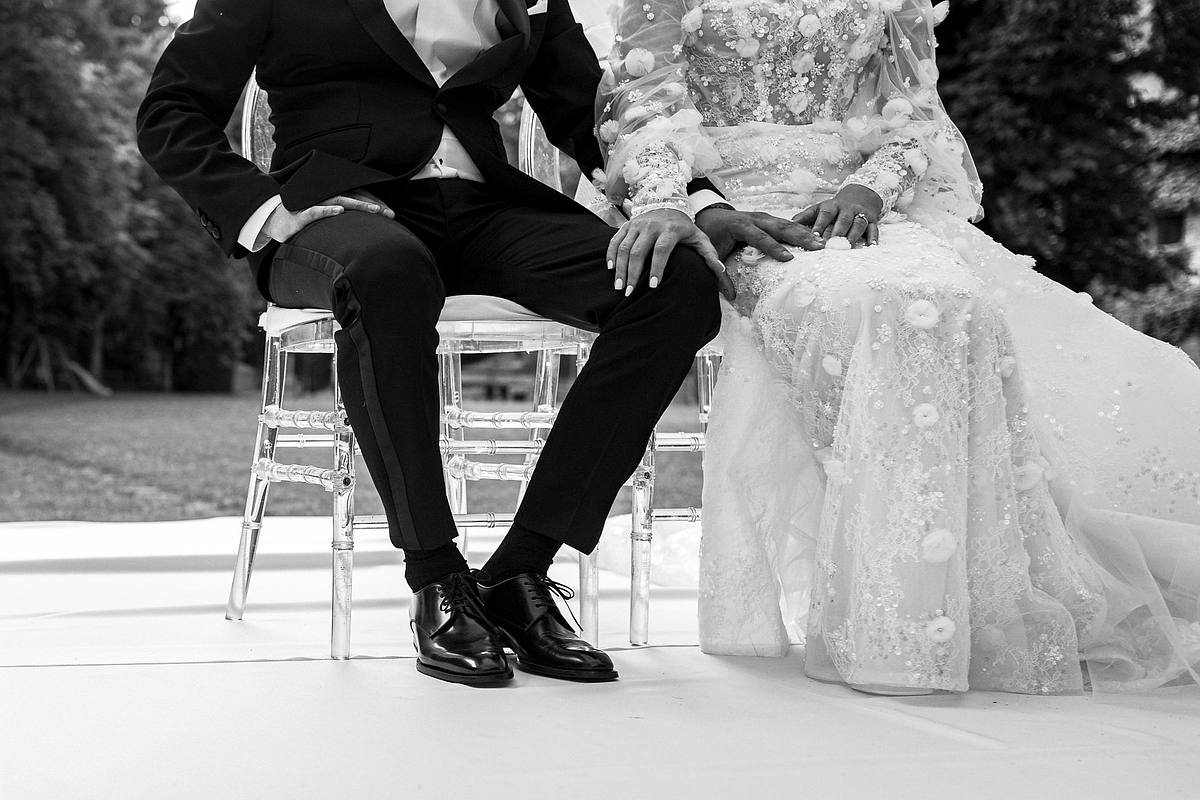 Mains entrelac&eacute;es des mari&eacute;s sous la Houppa - Sebastien clavel photographe mariage lyon
