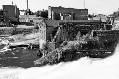 Borregaardfossen, Sarpefossen og industri i Sarpsborg fotografert av Trond Johansen – fotograf Sarpsborg, natur Sarpsborg, industri Sarpsborg Kommune
