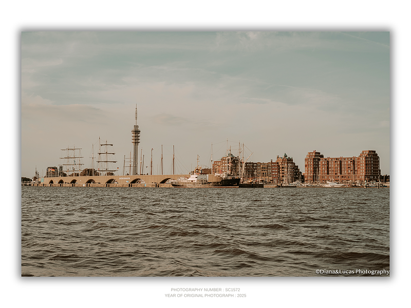 COLLECTION - URBAN GEOMETRY HORIZONTAL - "City on the Water" - LIMITED EDITION 10 of 10