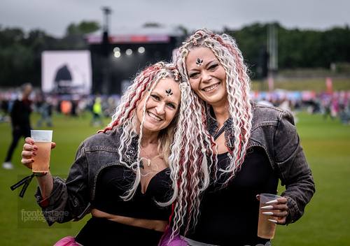 Stimmungsbilder und Publikum des ersten Tags vom Lollapalooza Berlin 2025