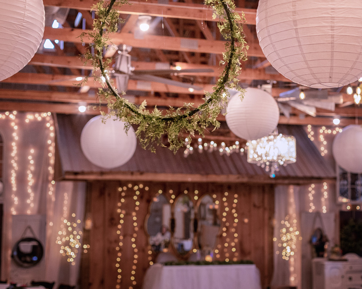interior decorations at chickberry farm, laurel, delaware