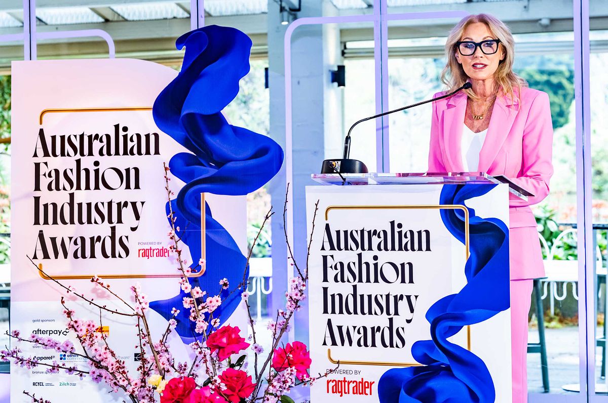 A well dressed woman makes a speech at the Yaffa Media &ndash; Ragtrader, Australian Fashion Industry Awards.
