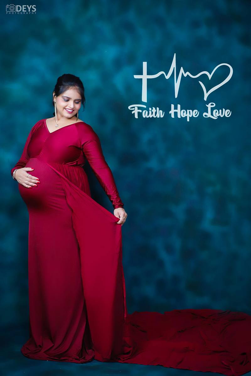 DP008 - Maroon Body Fit Gown