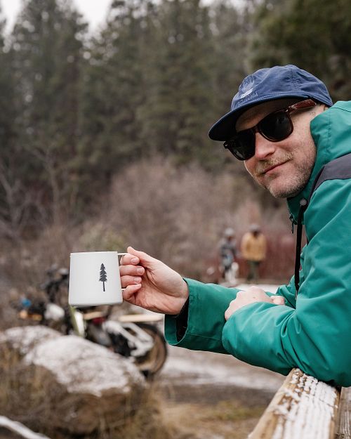Hi, I'm Aaron Staylor - an adventure, product, and portrait photographer based in Bend, Oregon.