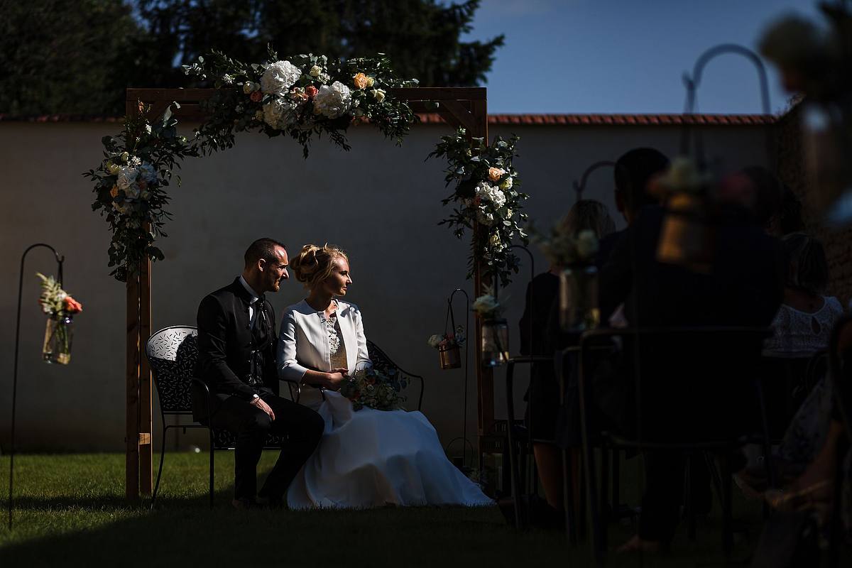 Transformer La Lumi&egrave;re En Emotion Dans Les Images De Mariage