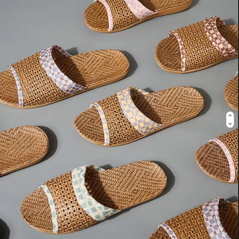 Light Straw Slippers