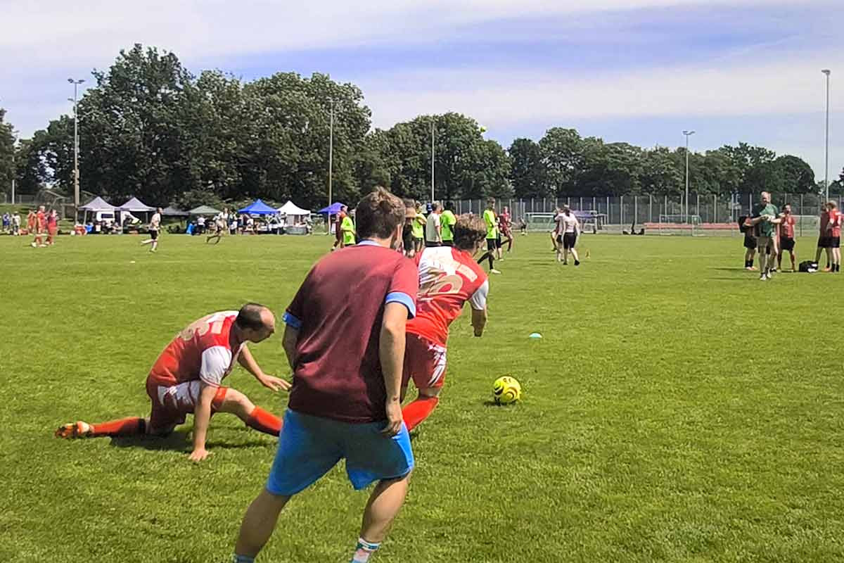 Trotz der guten Laune und dem Fairplay fand sich jede menge Action auf dem Rasen wieder