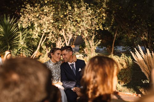 Novios entrando a la ceremonia - Fotografía de boda Santiago